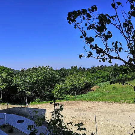 アパート 山景别墅公寓 In A Beautiful Landscape ブラチスラヴァ